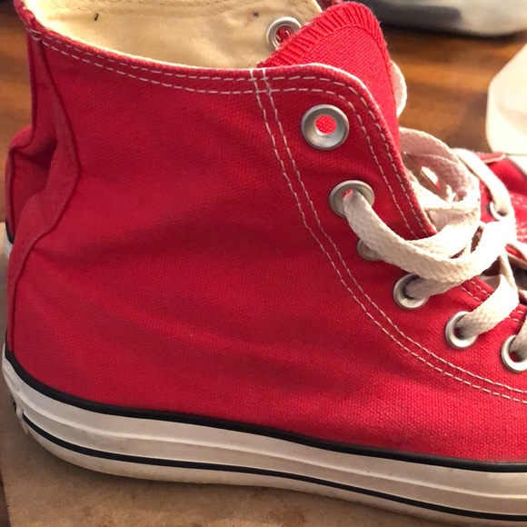 Red high top converse - Picture 11 of 13